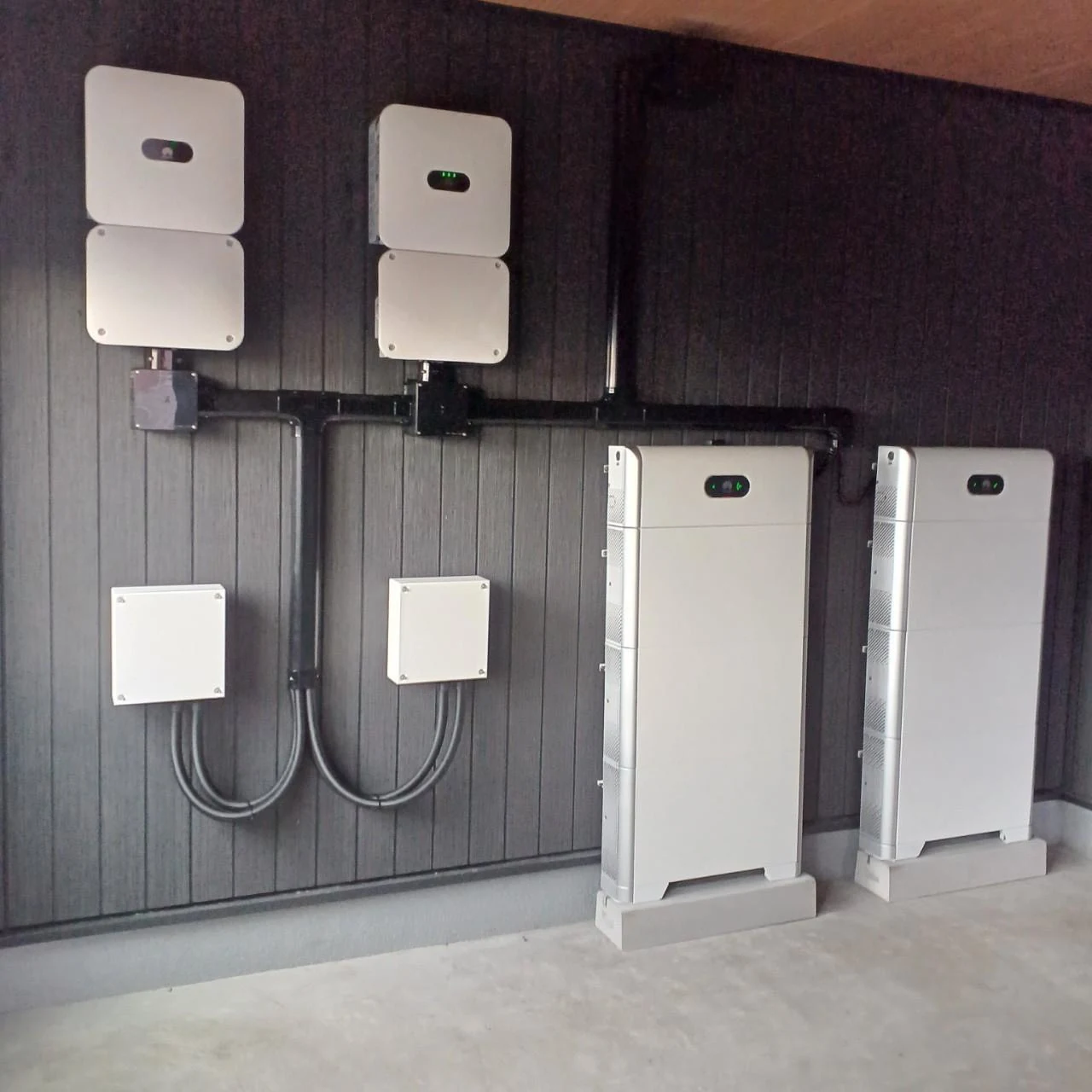 蓄電池・パワーコンディショナー 施工事例 2